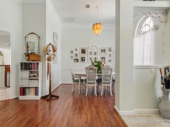 4th image of 204 Verde Wood Cir