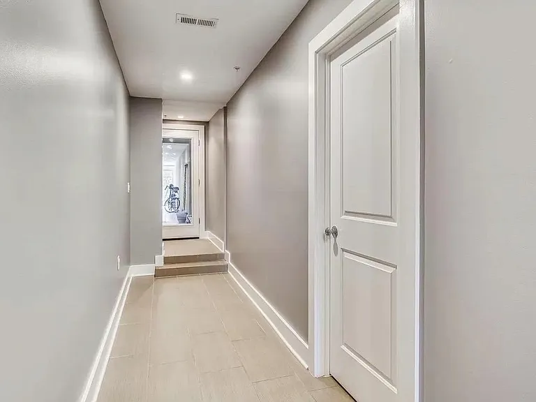 730 Girard St NW #1 — Photo 18