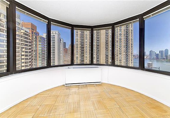 4th image of 330 E 38th St #3801