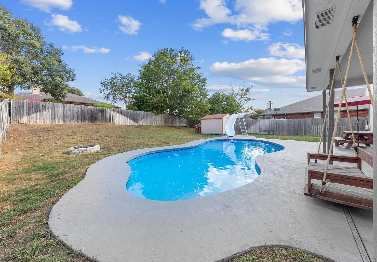 4 bed, 2.5 bath, 3067 sqft, $2,450 — Photo 3