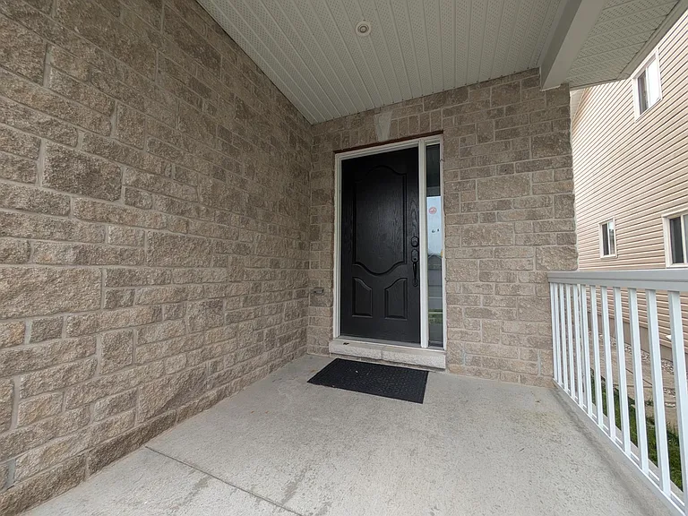 708 Margaret Way — Photo 2