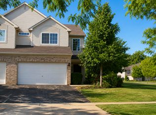 3631 Roanoke Ave, Carpentersville, IL 60110