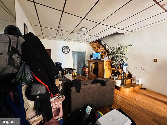 5th image of 622 Cross St