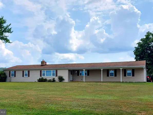 4998 Bentz Rd, Spring Grove, PA 17362