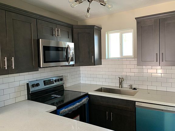 5th image of 3946 E Earll Dr #1