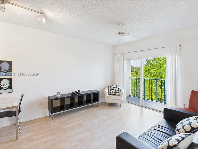 6001 SW 70th St #455 — Photo 4