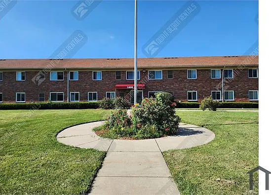 1800 Brainard St — Photo 1