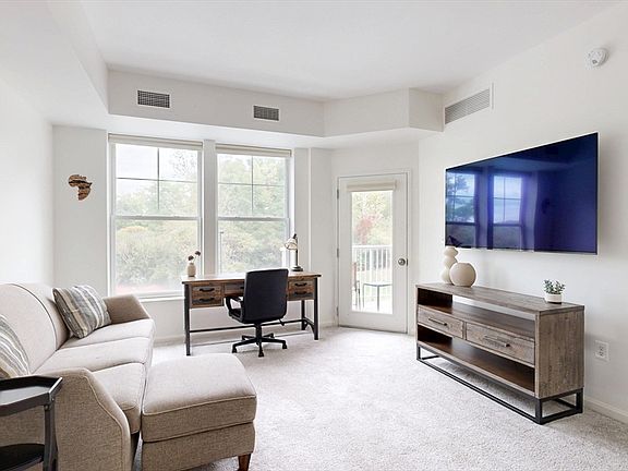 4th image of 38 Village Rd APT 308