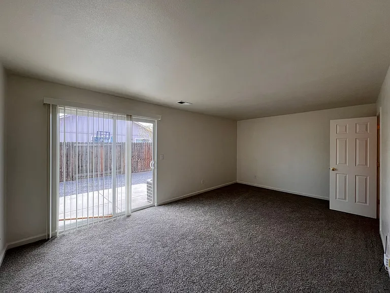 Starlite Drive 665 — Photo 11