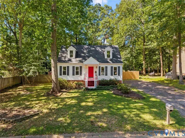 7307 Velvet Antler Dr, Midlothian, VA 23112