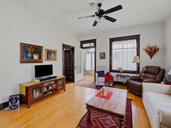 5th image of 716 W Baca St