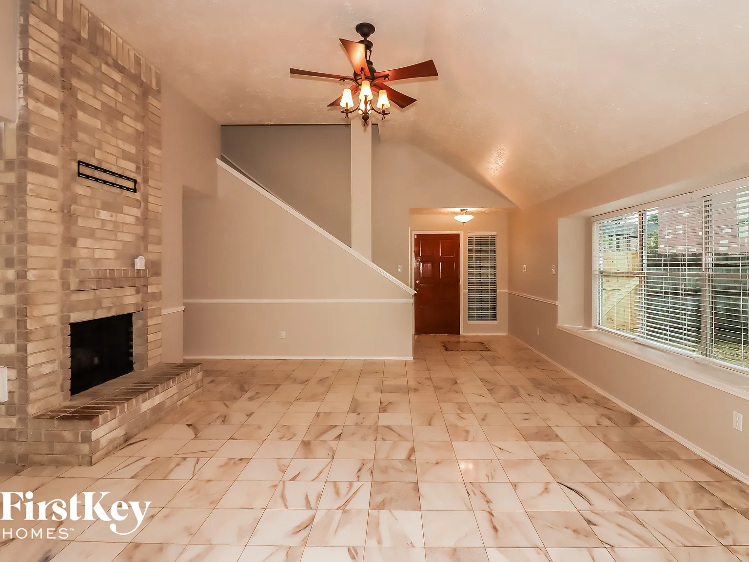 4 bed, 2.0 bath, 1977 sqft, $2,360 — Photo 3