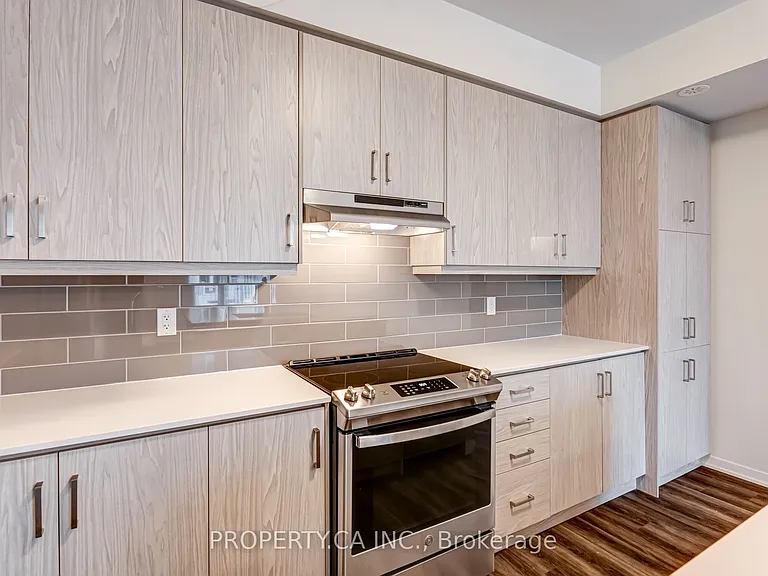 80 Honeycrisp Cres #Townhouse 377 — Photo 7