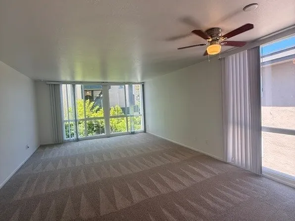 677 Wesley Ave #203, Oakland, CA 94610