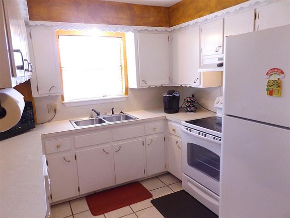 5th image of 411 NW 74th St