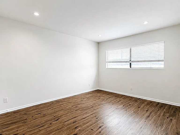 4727 Kester Ave #206 — Photo 6