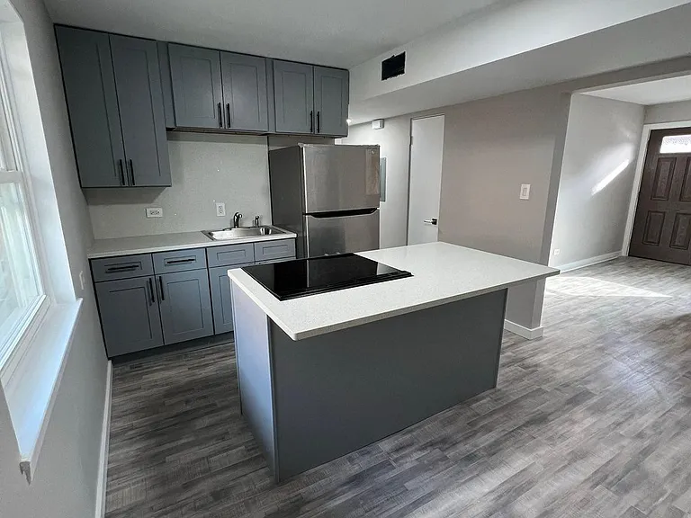 124 Douglas Ave #4 — Photo 3
