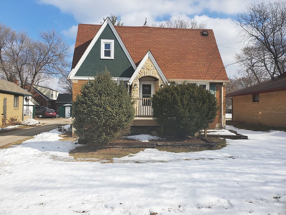 1st image of 2223 N Rockton Ave