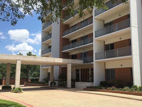 carport entrance in front