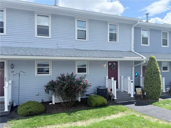 4 Smithfield Rd APT 17, North Providence, RI 02904