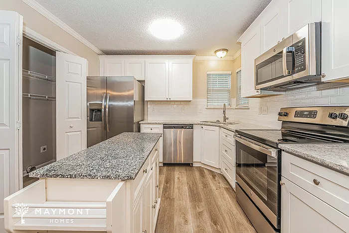 300 Beech Hill Ct — Photo 6