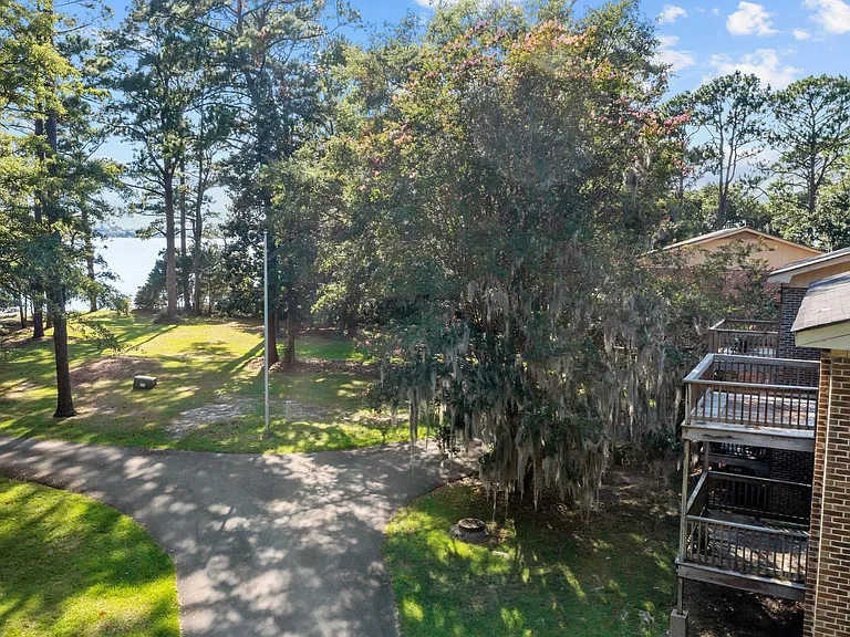 117 Bernhurst Rd — Photo 25