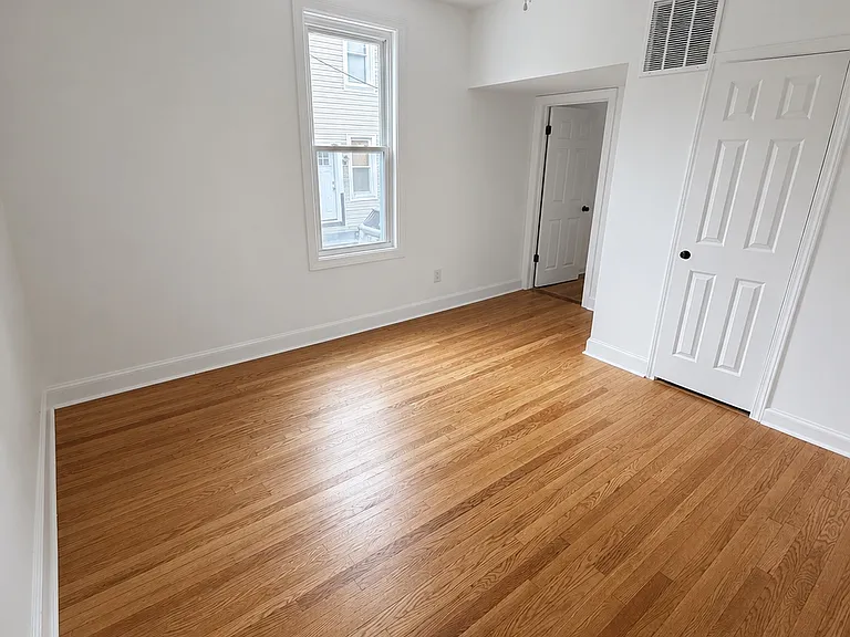 4319 Bayonne Ave #A — Photo 8