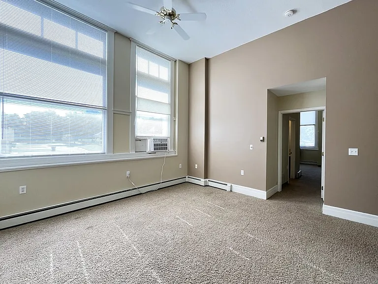 Stonehouse Apartments — Photo 13