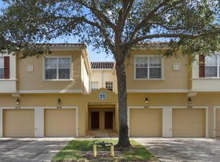 2827 Oakwater Dr, Kissimmee, FL 34747