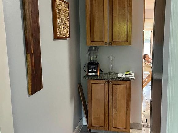 4th image of 31 Greenbriar Ln