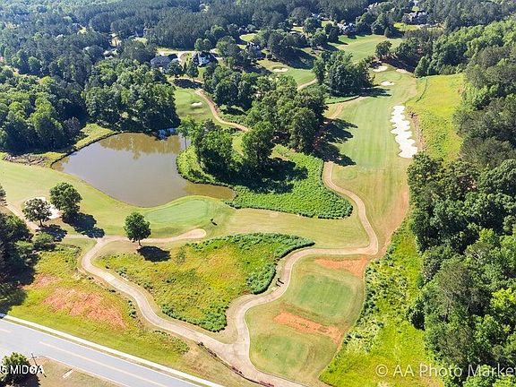 5th image of 106 Forest Pl