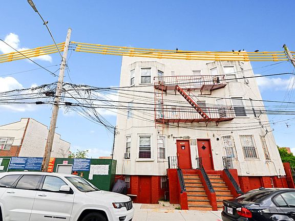 2nd image of 2845 W 19th St