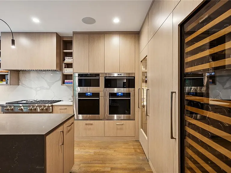 2525 Peachtree Rd NE #32 — Photo 14