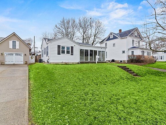 2nd image of 617 S Madriver St