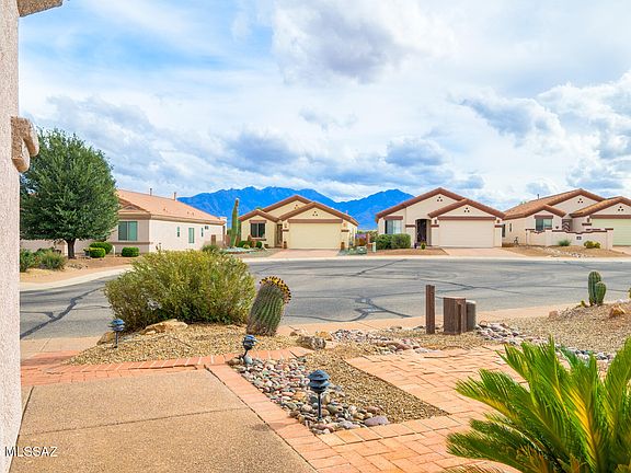 3rd image of 530 W Royal Troon Pl