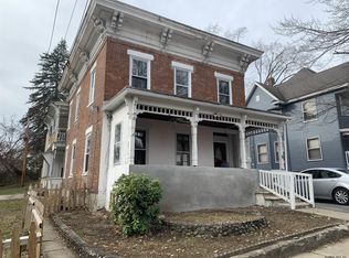 21 Chestnut St, Gloversville, NY 12078