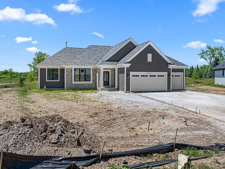 1st image of W251N2437 Valleyview CIRCLE
