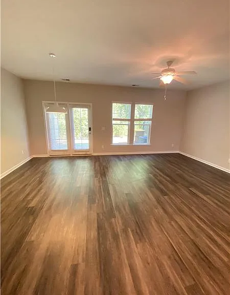 60 Ainsdale Dr — Photo 7
