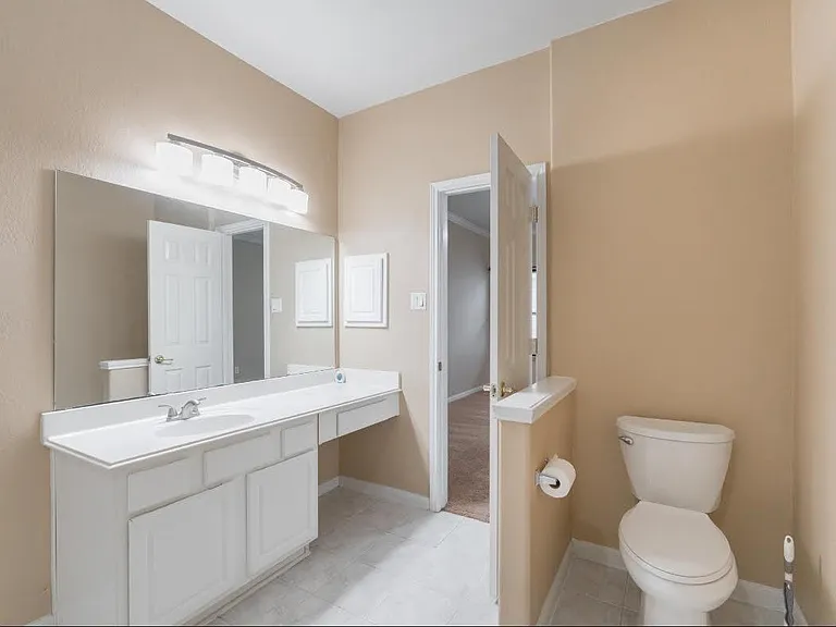3223 Legends Creek Dr — Photo 17