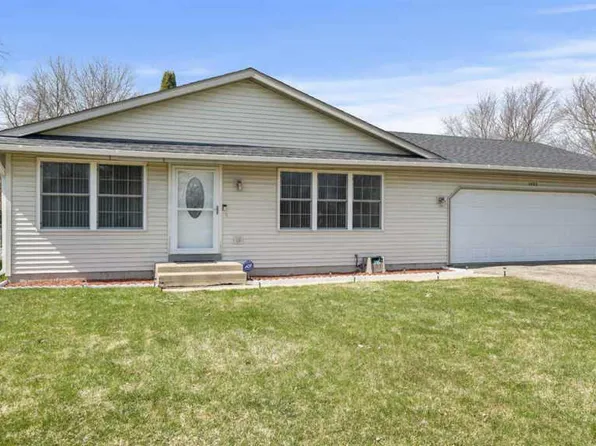 1093 Arnold Ave, Rockford, IL 61108