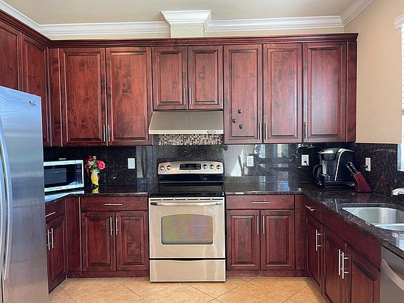 4th image of 10298 Barberry Ln