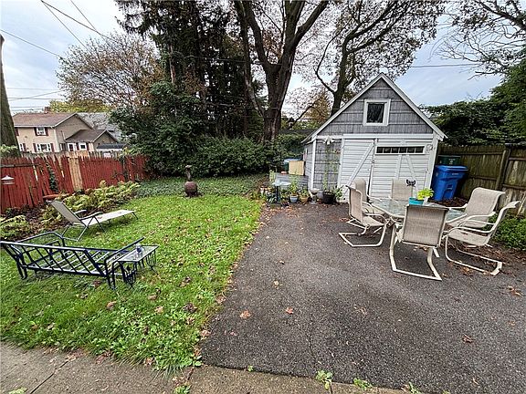 5th image of 187 Wisconsin St