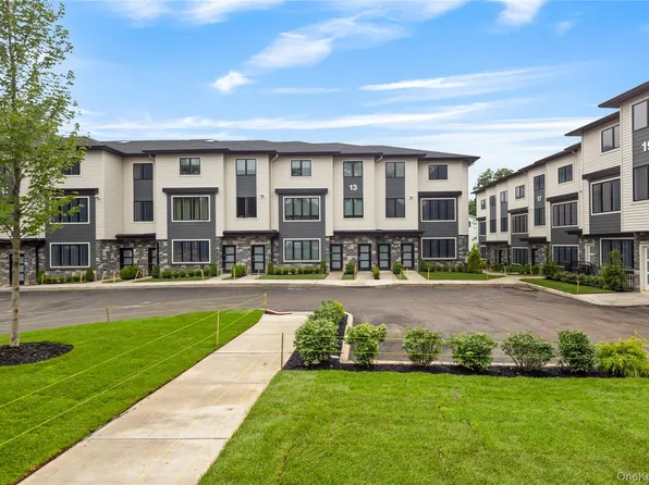 17 Lazer Court #201, Spring Valley, NY 10977