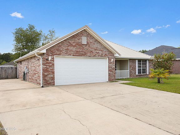 3rd image of 7216 Bayou Landing Dr