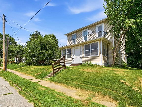 3rd image of 1326 Griswold St
