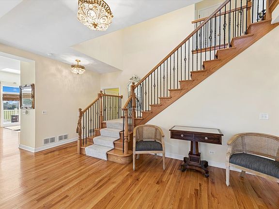 5th image of 527 Mallard Point Dr