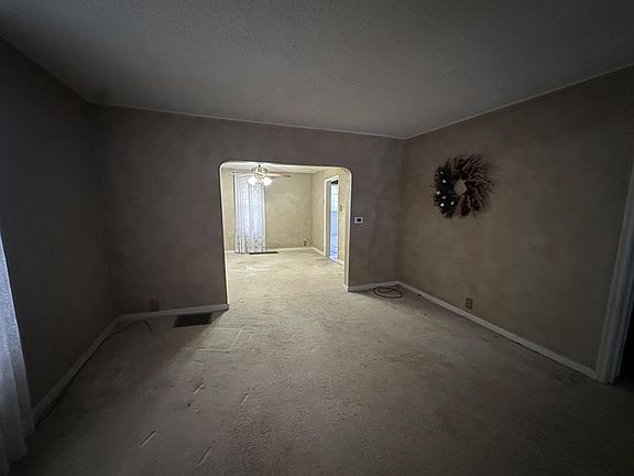 3rd image of 1526 3rd Ave N