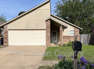13997 S Hickory Pl, Glenpool, OK 74033