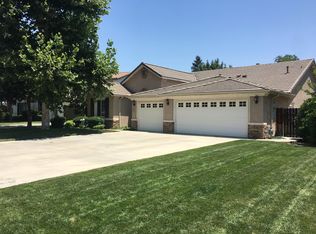 2854 15th Ct, Kingsburg, CA 93631
