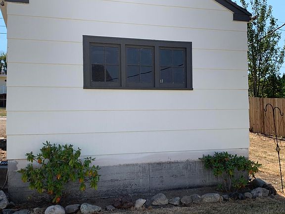 2nd image of 1742 E 4th St